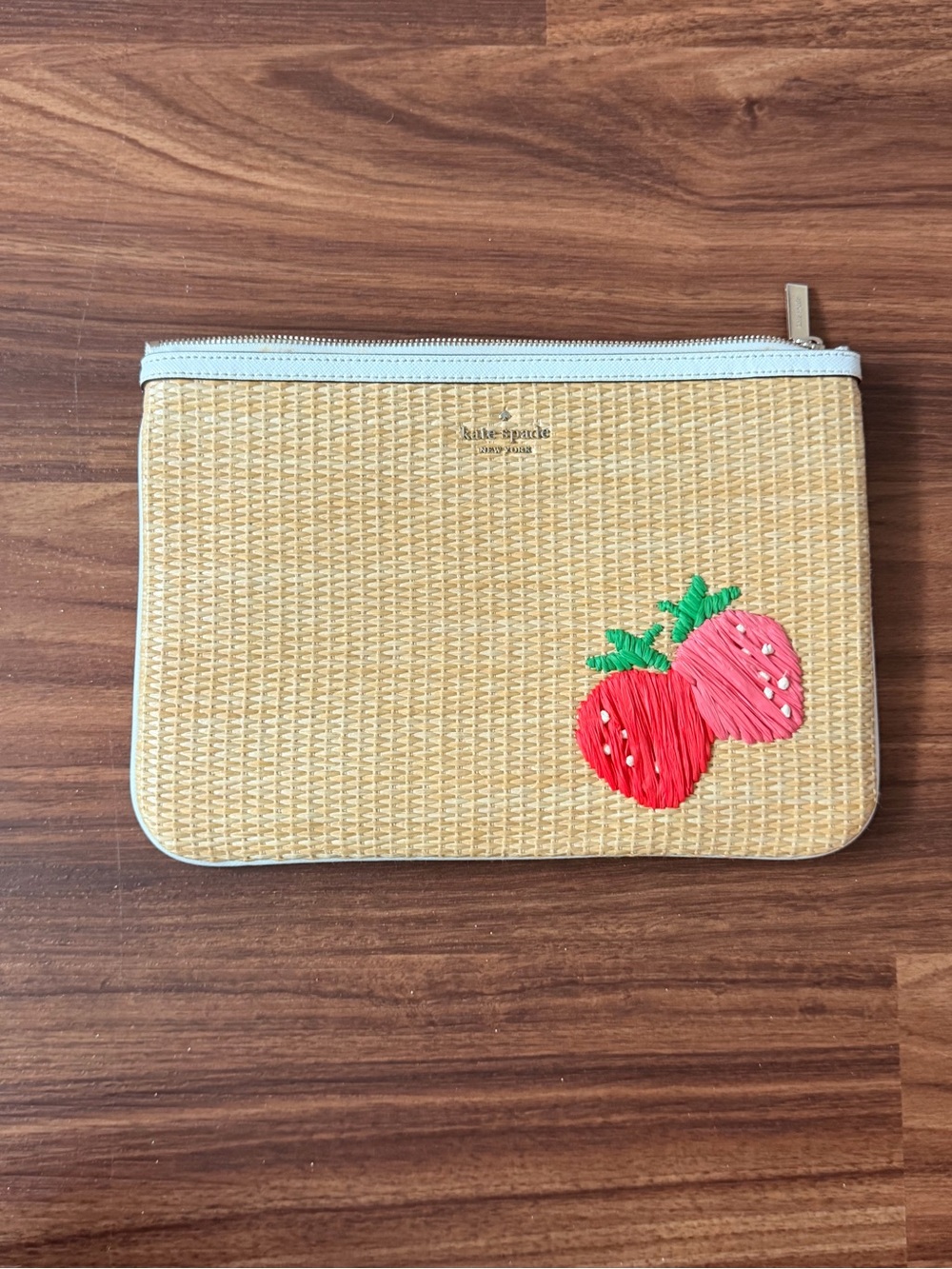 ✨🔥✨kate spade Straw Zip Pouch with Strawberry Embroidery - Pink/Red